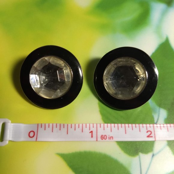 3/$25 vintage 80s 3D 'crystal' black enamel round earrings - Picture 2 of 3